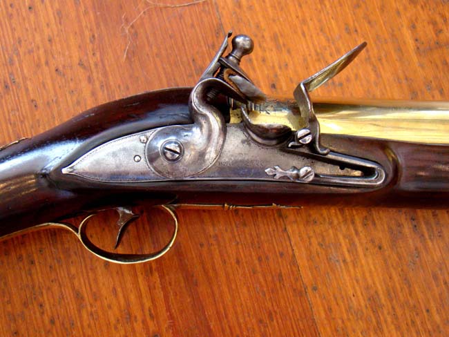 A fine and rare 18th century Irish flintlock coaching blunderbuss with rococco mounts circa 1775 — image 2